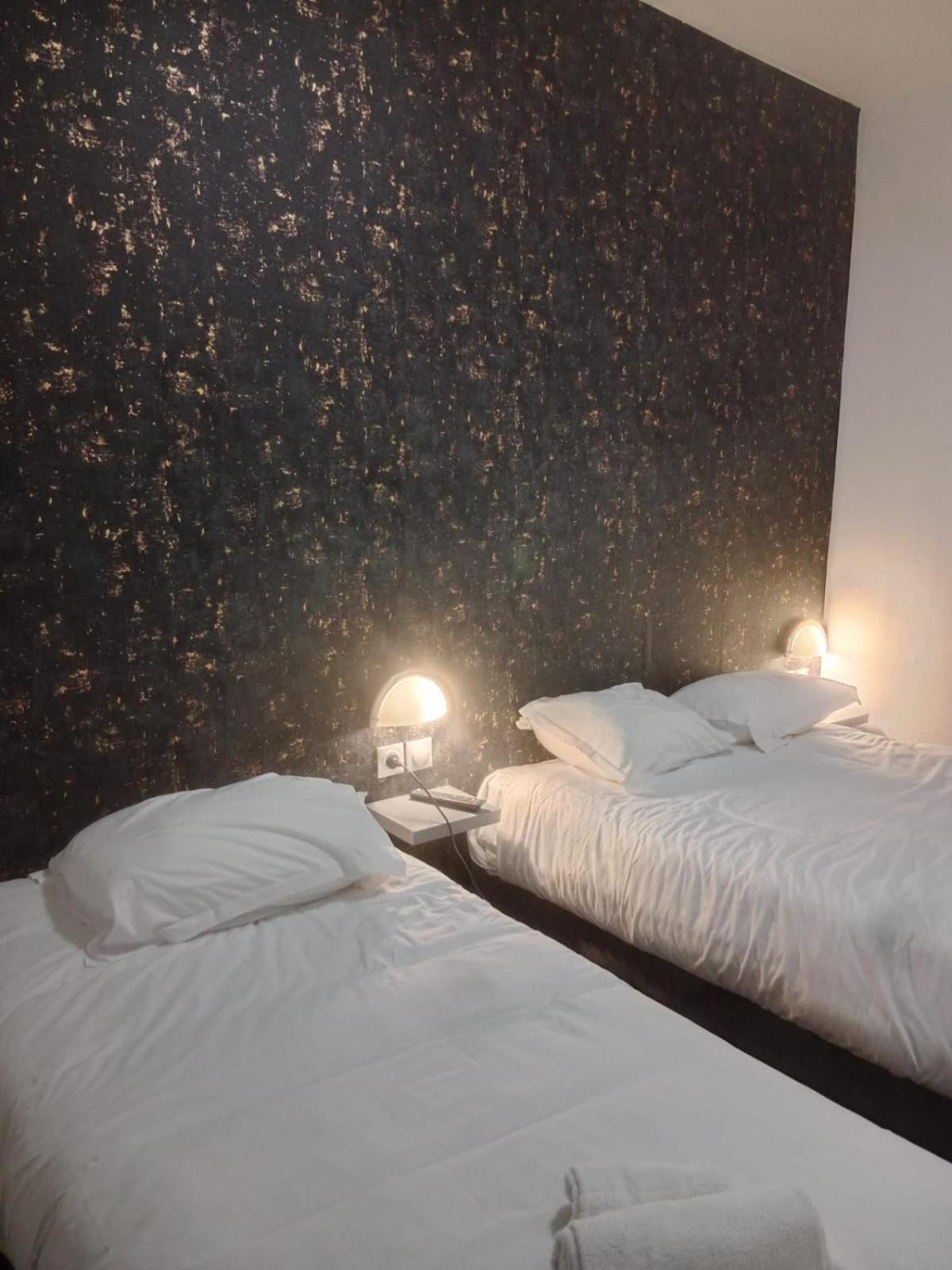 Hotel Le Celtic 蒙吕松 外观 照片